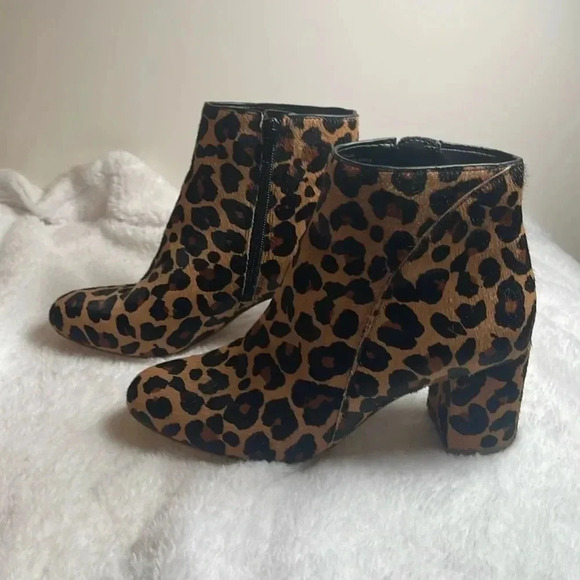 I N C Leopard Brown Print Booties - Size 6.5 - Picture 2 of 7